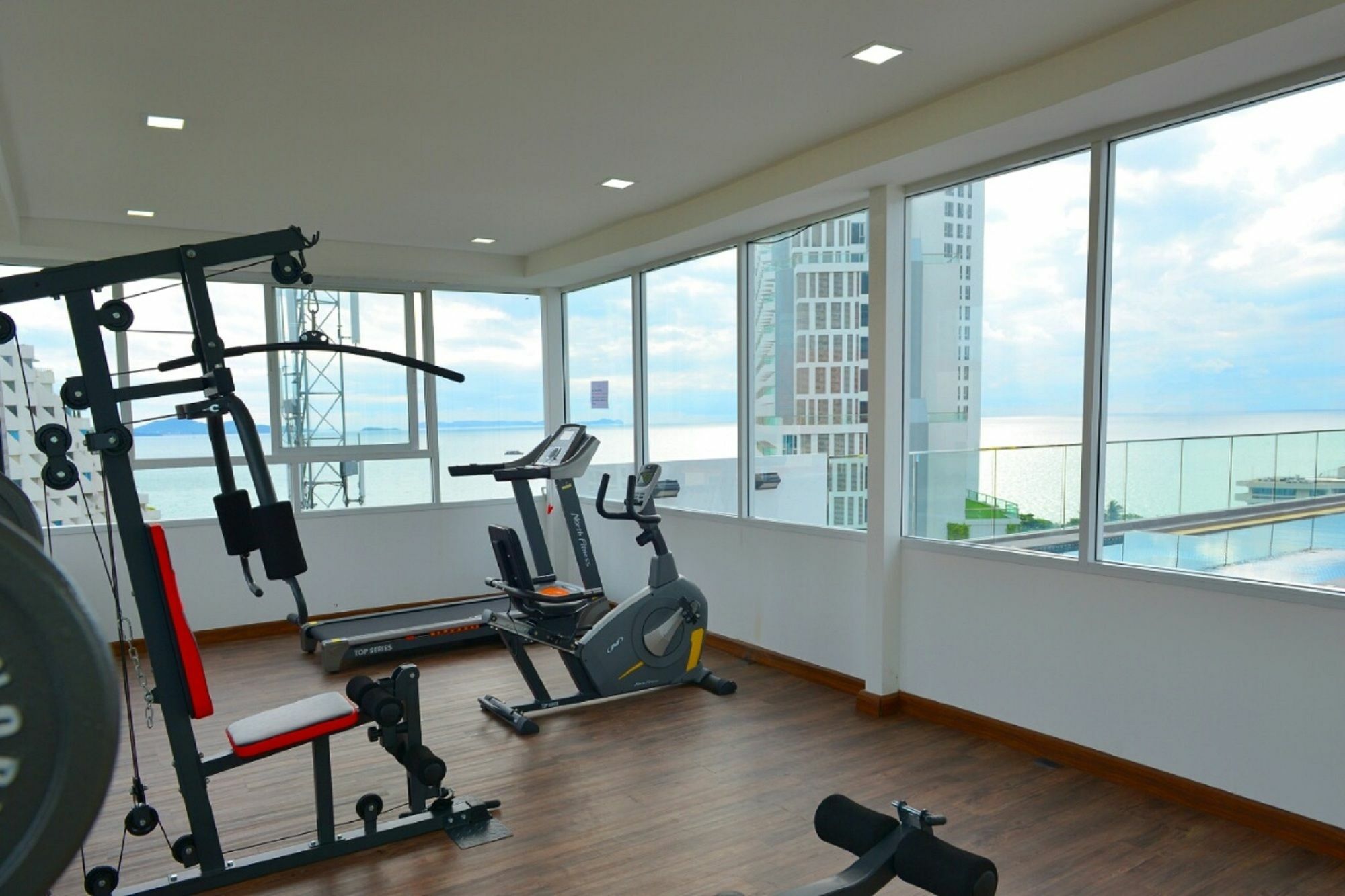 Serenity Wongamat Apartments Патая Екстериор снимка